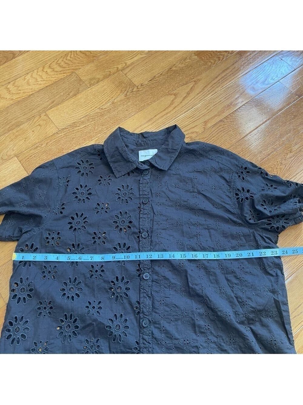 American Eagle Outfitters women’s black eyelet 100% cotton button down top Sz L - Picture 9 of 11